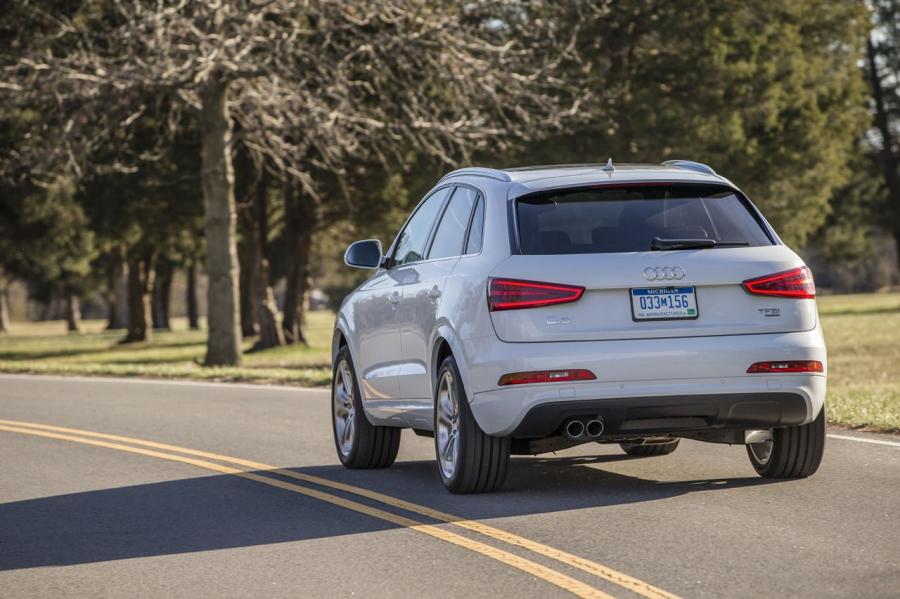  Audi Q3 2.0 TFSI Quattro (8U) 2014 года  (NA) (фото 2 из 17)